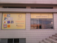 Decoração de montra em vinil impresso
